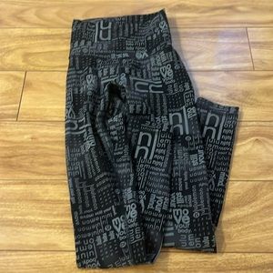 Lululemon pattern leggings length 28” size 2